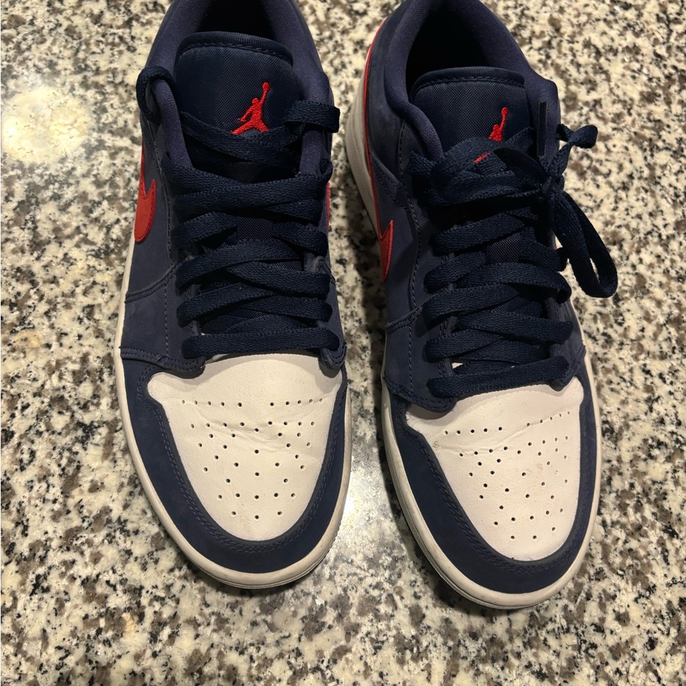 Jordan Sneakers Navy and Red - Picture 8 of 8